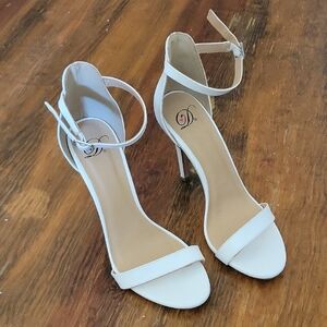 Delicious Women Ankle Strap High Heel White Patent JAIDEN Size 8.5
